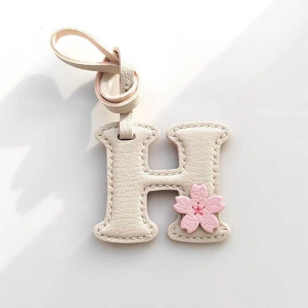 Monogram Keychain Leather - Kreatywny, wysokiej jakości brelok z inicjałem