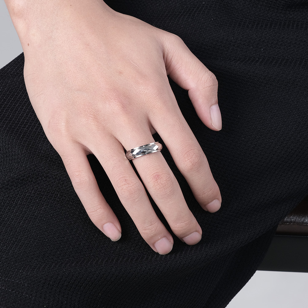 Męski antyciśnieniowy pierście – Initial Ring Custom recenzja i cena