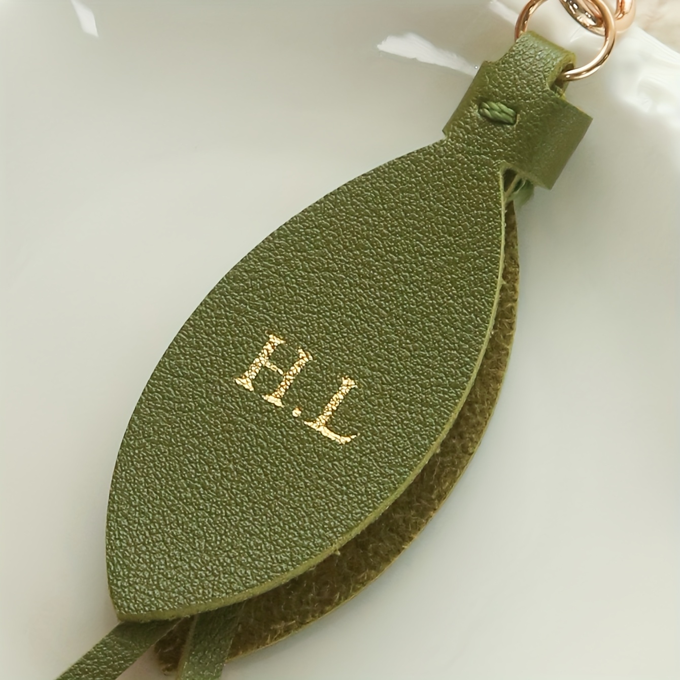Spersonalizowany brelok do klu – Monogram Keychain Leather recenzja i cena